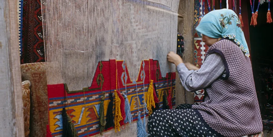 Turkish carpet workshop artisan